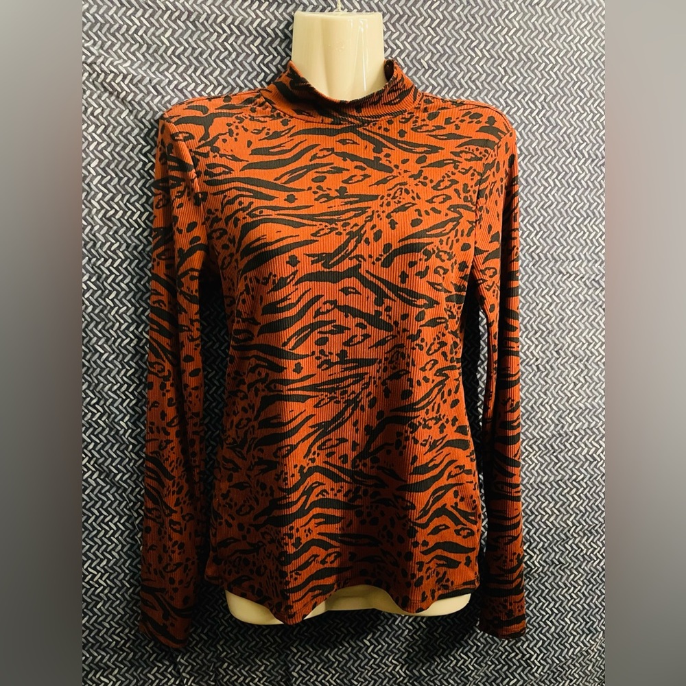 LEOPARD mock neck top